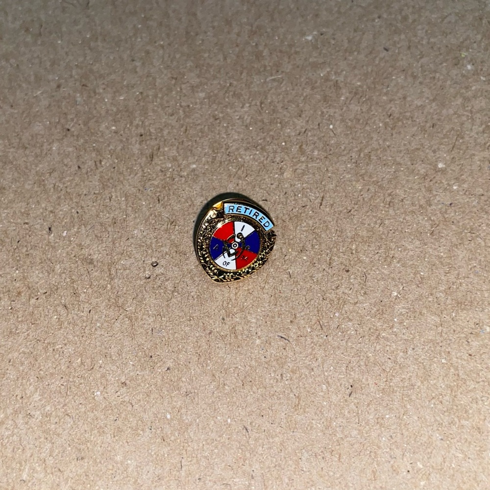 IAM International Association aerospace work Machinist retired pin lapel brooch